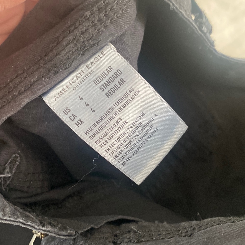 American eagle size 27 cargo black pants. Never worn